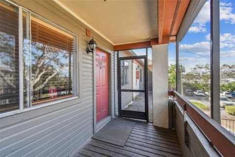 Copropriété à louer à Saint Petersburg, Floride: 2 chambres, 95.5 m2 № 1778260 - photo 1