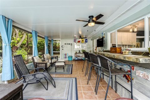 House in Belleair, Florida 3 bedrooms, 122.63 sq.m. № 2202147 - photo 21