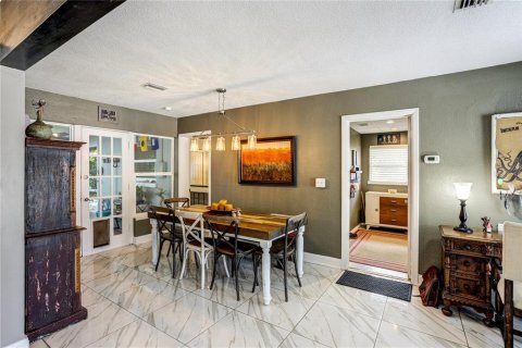 House in Belleair, Florida 3 bedrooms, 122.63 sq.m. № 2202147 - photo 9