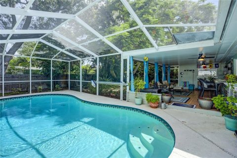House in Belleair, Florida 3 bedrooms, 122.63 sq.m. № 2202147 - photo 23