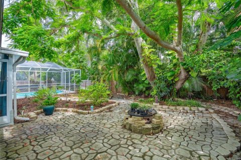 House in Belleair, Florida 3 bedrooms, 122.63 sq.m. № 2202147 - photo 28