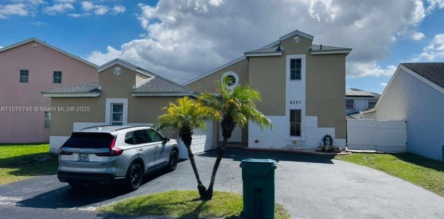 Дом в Майами, Флорида 4 спальни, 208.01м2 № 2034266