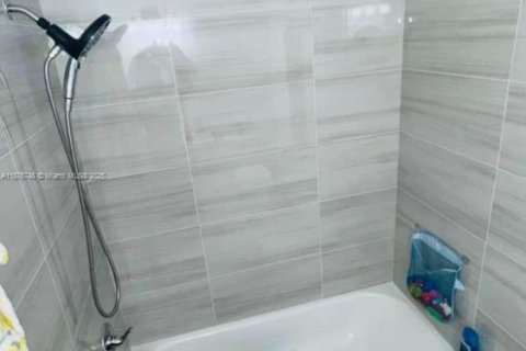 Купить виллу или дом в Майами, Флорида 4 спальни, 208.01м2, № 2034266 - фото 21