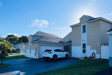 Купить виллу или дом в Майами, Флорида 4 спальни, 208.01м2, № 2034266 - фото 2