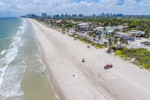 Casa en alquiler en Fort Lauderdale, Florida, 5 dormitorios, 384.62 m2 № 735435 - foto 1