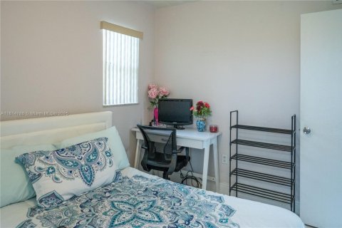 Condo in Sunrise, Florida, 2 bedrooms  № 1766636 - photo 20