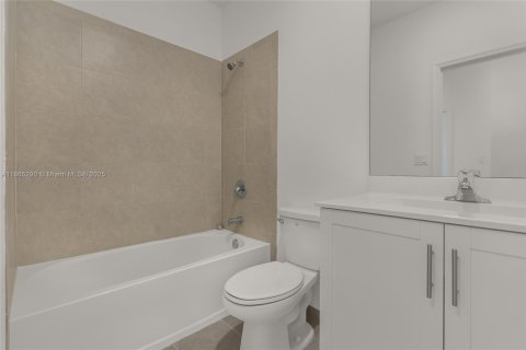 Townhouse in Homestead, Florida 3 bedrooms, 169.73 sq.m. № 1893466 - photo 18