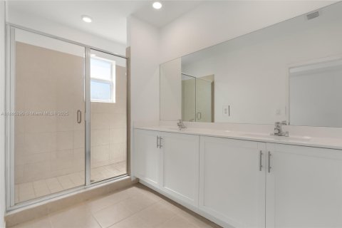 Townhouse in Homestead, Florida 3 bedrooms, 169.73 sq.m. № 1893466 - photo 23