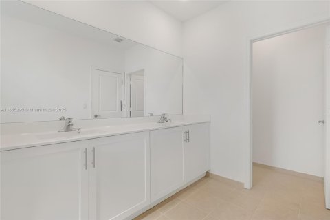 Townhouse in Homestead, Florida 3 bedrooms, 169.73 sq.m. № 1893466 - photo 22