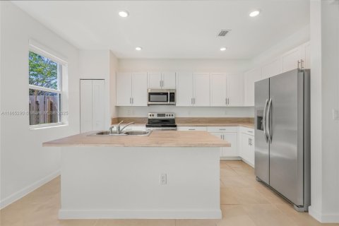 Townhouse in Homestead, Florida 3 bedrooms, 169.73 sq.m. № 1893466 - photo 28