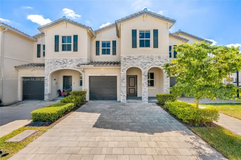 Townhouse in Homestead, Florida 3 bedrooms, 169.73 sq.m. № 1893466 - photo 6
