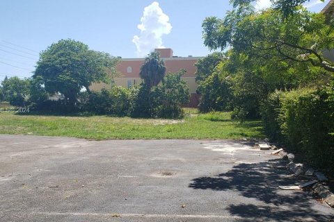 Купить коммерческую недвижимость в Помпано-Бич, Флорида № 2035343 - фото 7