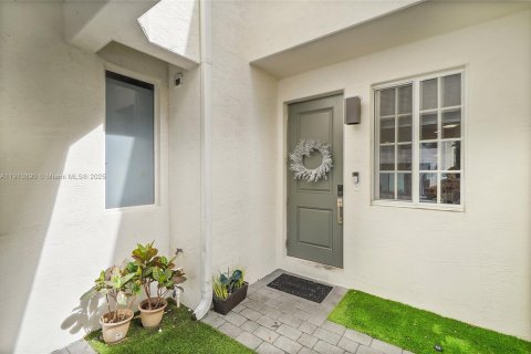 Adosado en venta en Pompano Beach, Florida, 3 dormitorios, 167.04 m2 № 2034226 - foto 4