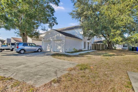 Adosado en Lakeland, Florida 2 dormitorios, 87.7 m2 № 2104118