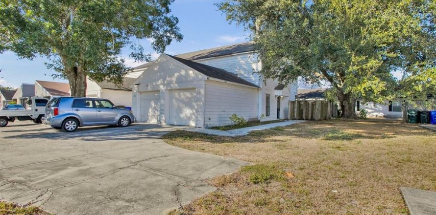 Townhouse in Lakeland, Florida 2 bedrooms, 87.7 sq.m. № 2104118
