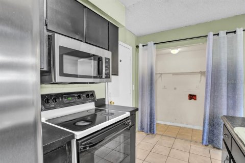 Townhouse in Lakeland, Florida 2 bedrooms, 87.7 sq.m. № 2104118 - photo 17