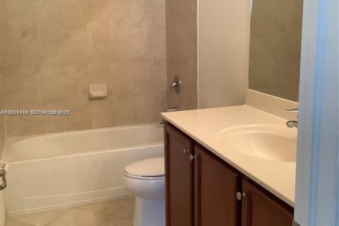 Villa ou maison à louer à Cutler Bay, Floride: 3 chambres, 176.05 m2 № 2076433 - photo 26