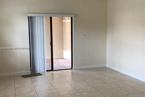 Villa ou maison à louer à Cutler Bay, Floride: 3 chambres, 176.05 m2 № 2076433 - photo 13