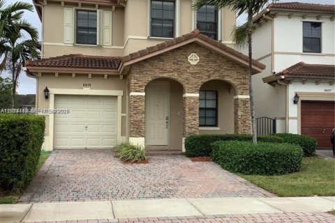 Villa ou maison à louer à Cutler Bay, Floride: 3 chambres, 176.05 m2 № 2076433 - photo 4