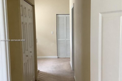 Villa ou maison à louer à Cutler Bay, Floride: 3 chambres, 176.05 m2 № 2076433 - photo 21