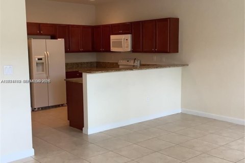 Villa ou maison à louer à Cutler Bay, Floride: 3 chambres, 176.05 m2 № 2076433 - photo 17