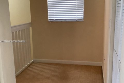 Villa ou maison à louer à Cutler Bay, Floride: 3 chambres, 176.05 m2 № 2076433 - photo 29