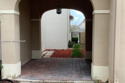Villa ou maison à louer à Cutler Bay, Floride: 3 chambres, 176.05 m2 № 2076433 - photo 19