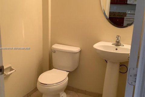 Villa ou maison à louer à Cutler Bay, Floride: 3 chambres, 176.05 m2 № 2076433 - photo 7