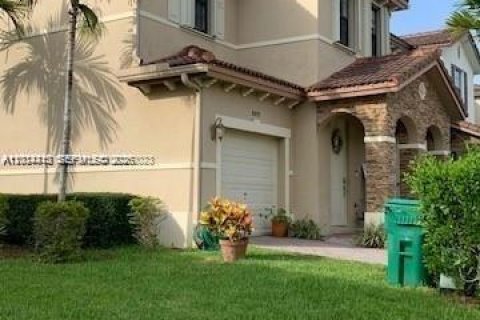 Villa ou maison à louer à Cutler Bay, Floride: 3 chambres, 176.05 m2 № 2076433 - photo 3