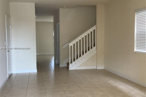 Villa ou maison à louer à Cutler Bay, Floride: 3 chambres, 176.05 m2 № 2076433 - photo 6