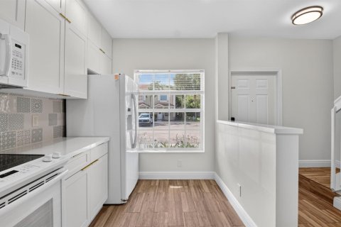 Townhouse in Lake Worth, Florida 2 bedrooms, 93.65 sq.m. № 2086520 - photo 20