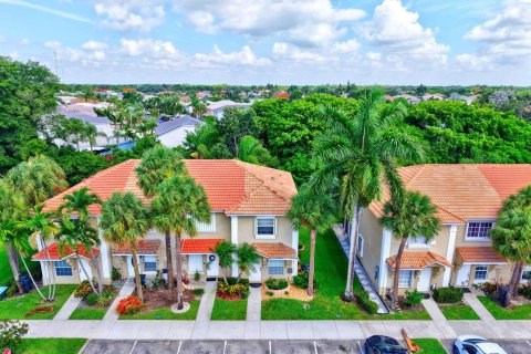 Townhouse in Lake Worth, Florida 2 bedrooms, 93.65 sq.m. № 2086520 - photo 3