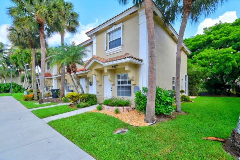 Townhouse in Lake Worth, Florida 2 bedrooms, 93.65 sq.m. № 2086520 - photo 11