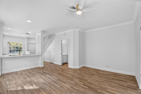 Townhouse in Lake Worth, Florida 2 bedrooms, 93.65 sq.m. № 2086520 - photo 27
