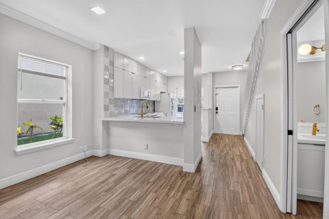 Townhouse in Lake Worth, Florida 2 bedrooms, 93.65 sq.m. № 2086520 - photo 25