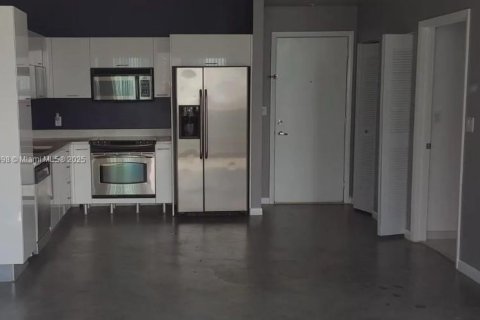 Copropriété à louer à Miami, Floride: 1 chambre, 60.48 m2 № 1963431 - photo 1