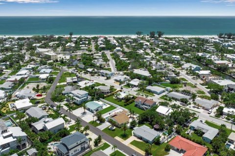 House in Holmes Beach, Florida 2 bedrooms, 111.48 sq.m. № 2355176 - photo 14