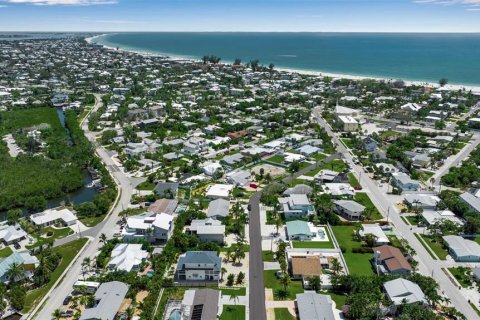 House in Holmes Beach, Florida 2 bedrooms, 111.48 sq.m. № 2355176 - photo 13