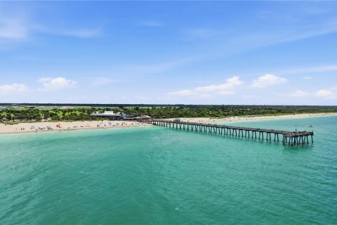 House in Holmes Beach, Florida 2 bedrooms, 111.48 sq.m. № 2355176 - photo 3