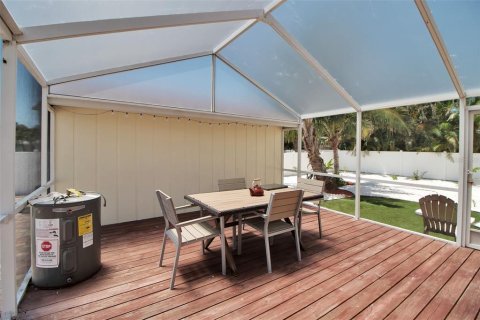 House in Holmes Beach, Florida 2 bedrooms, 111.48 sq.m. № 2355176 - photo 17
