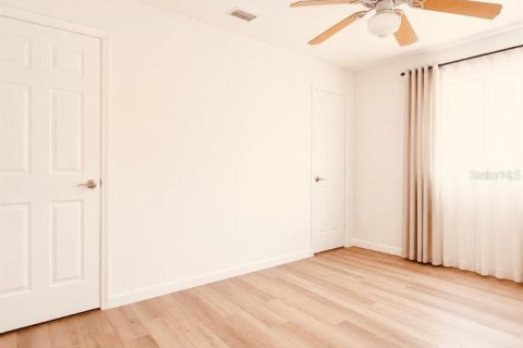 House in Holmes Beach, Florida 2 bedrooms, 111.48 sq.m. № 2355176 - photo 11
