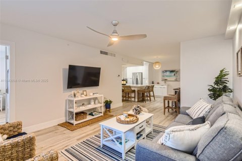 Copropriété à louer à Hollywood, Floride: 2 chambres, 77.57 m2 № 1836115 - photo 2