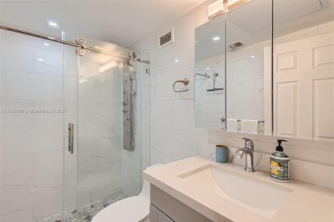 Copropriété à louer à Hollywood, Floride: 2 chambres, 77.57 m2 № 1836115 - photo 19