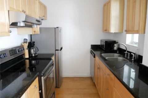 Copropriété à vendre à Miami Beach, Floride: 1 chambre, 48.96 m2 № 2154933 - photo 2