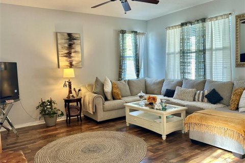 Villa ou maison à vendre à Apopka, Floride: 4 chambres, 234.95 m2 № 1835998 - photo 8