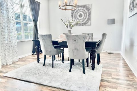 Villa ou maison à vendre à Apopka, Floride: 4 chambres, 234.95 m2 № 1835998 - photo 5