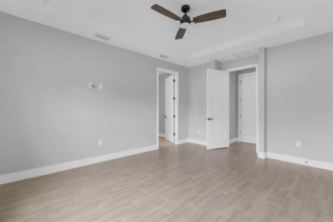 House in Palm Bay, Florida 3 bedrooms, 208.47 sq.m. № 2231489 - photo 26