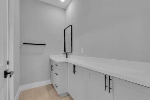 House in Palm Bay, Florida 3 bedrooms, 208.47 sq.m. № 2231489 - photo 20