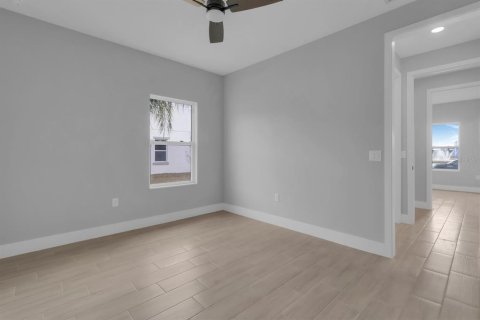 House in Palm Bay, Florida 3 bedrooms, 208.47 sq.m. № 2231489 - photo 21