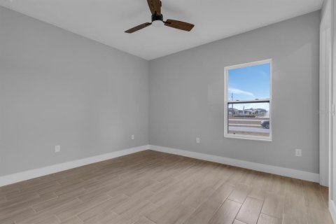 House in Palm Bay, Florida 3 bedrooms, 208.47 sq.m. № 2231489 - photo 24